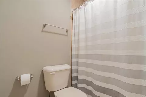 Bath - 19863 Jared Dr, Bloomington, IL 61705 photo 8 of 9