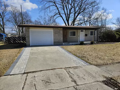 303 Wayne St, Park Forest, IL 60466