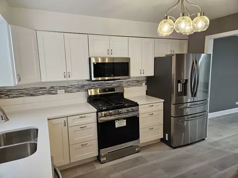 303 Wayne St, Park Forest, IL 60466 photo 3