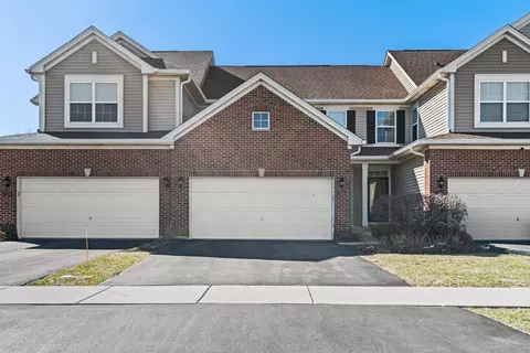 326 Buckingham Ct, Lombard, IL 60148