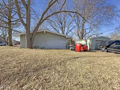 1502 Marigold Ln, Champaign, IL 61821 photo 2