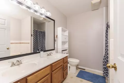 1516 Henry St, Normal, IL 61761 photo 25