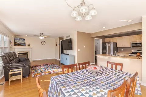 1516 Henry St, Normal, IL 61761 photo 8