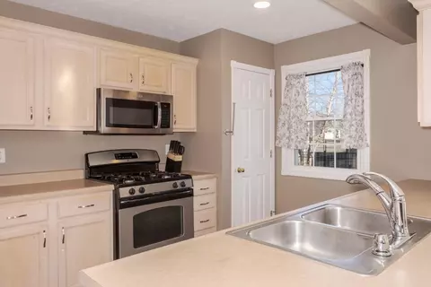 1516 Henry St, Normal, IL 61761 photo 12