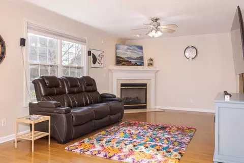 1516 Henry St, Normal, IL 61761 photo 9