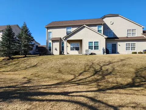 Exterior - 2631 Maple Cir, West Dundee, IL 60118 photo 5 of 8