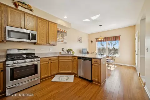 Kitchen - 2631 Maple Cir, West Dundee, IL 60118 photo 1 of 3