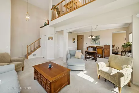 Living - 2631 Maple Cir, West Dundee, IL 60118 photo 2 of 3