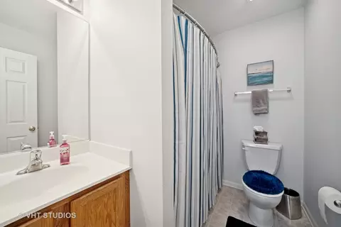 Bath - 2631 Maple Cir, West Dundee, IL 60118 photo 3 of 3
