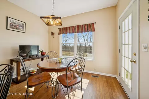 Dining - 2631 Maple Cir, West Dundee, IL 60118 photo 2 of 2