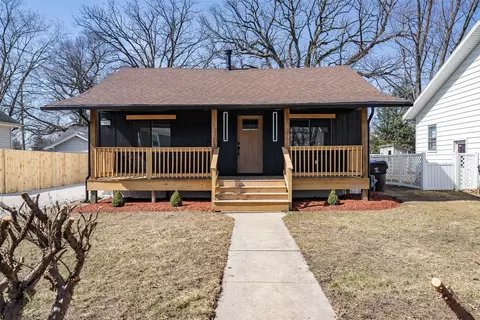 1007 S Lee St, Bloomington, IL 61701