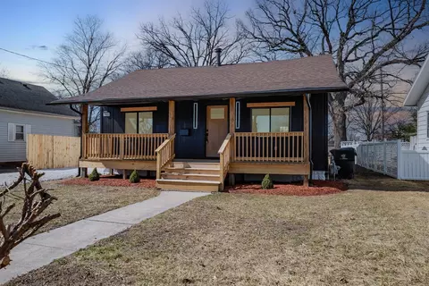 1007 S Lee St, Bloomington, IL 61701 photo 3
