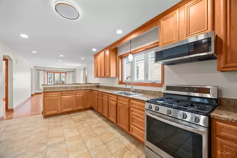 7153 S Springfield Ave, Chicago, IL 60629 photo 8