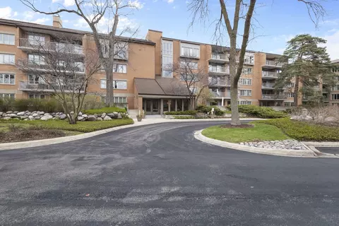 22 Park Ln #520, Park Ridge, IL 60068