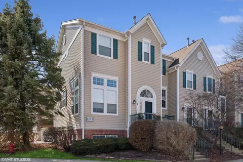 2432 Courtyard Cir #6, Aurora, IL 60506