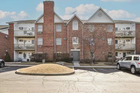 1382 Cunat Ct #3D, Lake In The Hills, IL 60156