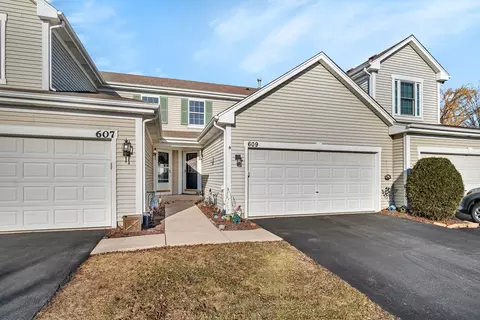 609 Chestnut Rdg, Minooka, IL 60447