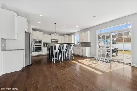 252 E 2nd St, Elmhurst, IL 60126 photo 5