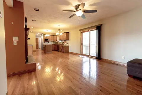 Living - 1455 N Gorham Rd, Morris, IL 60450 photo 3 of 4