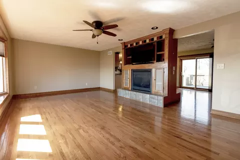 Living - 1455 N Gorham Rd, Morris, IL 60450 photo 1 of 4