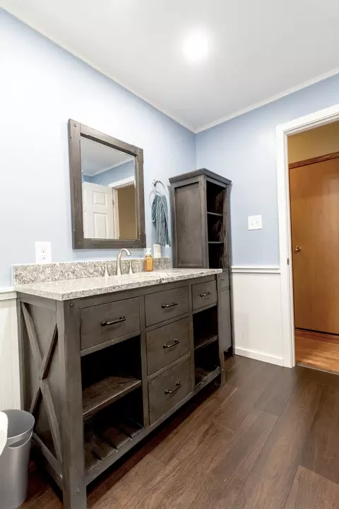 Bath - 1455 N Gorham Rd, Morris, IL 60450 photo 4 of 4