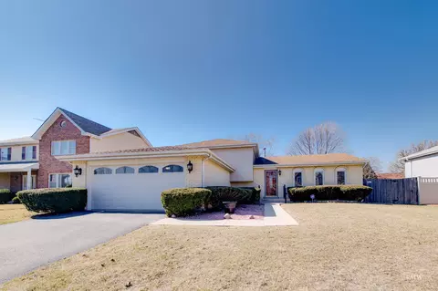 770 N 9th Ave, Addison, IL 60101