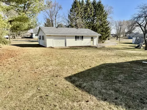 106 S Steele St, Cherry, IL 61317 photo 18