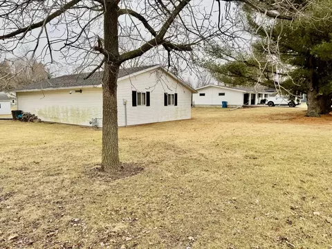 106 S Steele St, Cherry, IL 61317 photo 2