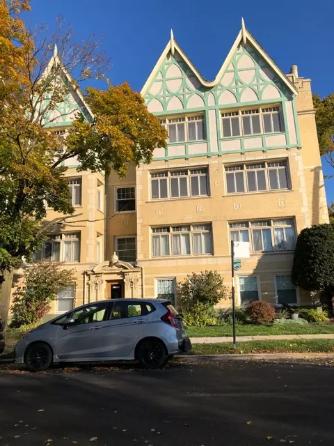 2202 W Granville Ave #3D, Chicago, IL 60659