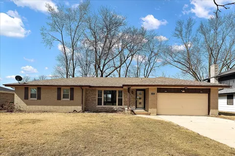 423 Tana Ln, Joliet, IL 60435