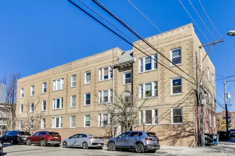 1228 W Sunnyside Ave #1W, Chicago, IL 60640