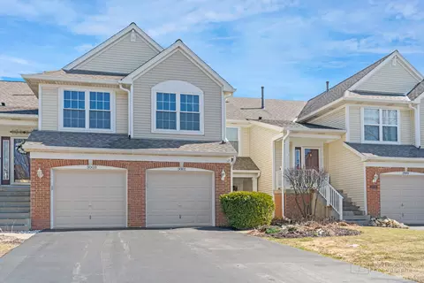 3001 Waters Edge Cir, Aurora, IL 60504