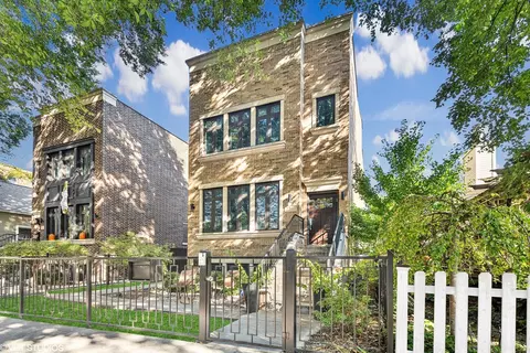 2211 N Maplewood Ave, Chicago, IL 60647