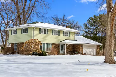 610 Old Orch, Harvard, IL 60033