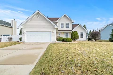913 Barton Ln, Peotone, IL 60468