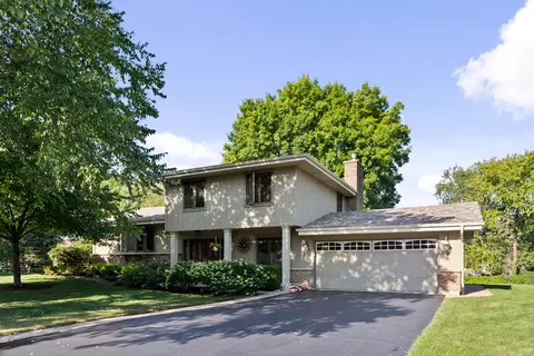 560 Alexandria Ct, Itasca, IL 60143