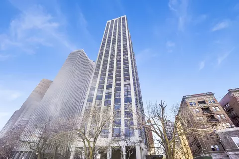 2650 N Lakeview Ave #2905, Chicago, IL 60614