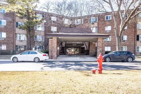 1500 Robin Cir #218, Hoffman Estates, IL 60169