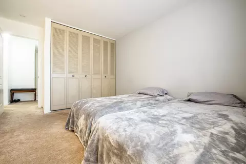 Bedroom - 1500 Robin Cir #218, Hoffman Estates, IL 60169 photo 6 of 7