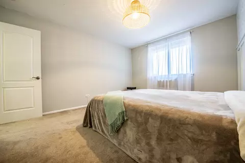 Bedroom - 1500 Robin Cir #218, Hoffman Estates, IL 60169 photo 2 of 7