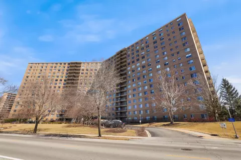 7033 N Kedzie Ave #1201, Chicago, IL 60645