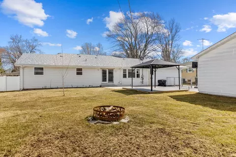 Exterior - Undisclosed, Gurnee, IL 60031 photo 3 of 5