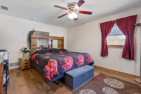 Bedroom - Undisclosed, Gurnee, IL 60031 photo 2 of 4