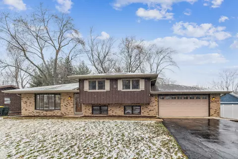 126 Melrose St, Westmont, IL 60559