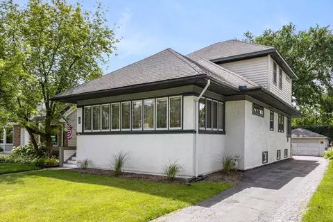 120 N Avon Rd, Elmhurst, IL 60126