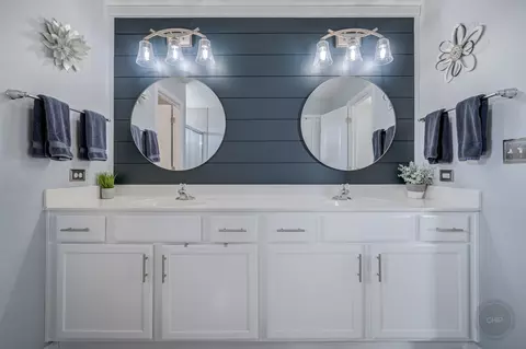 Bath - 27101 Rustic Wood Ln, Plainfield, IL 60585 photo 4 of 5