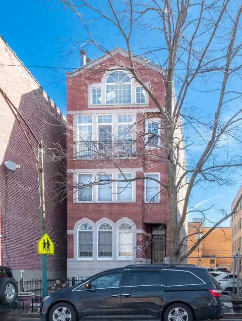 541 N Noble St #3, Chicago, IL 60642