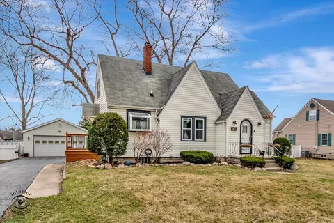 733 Woodward St, Beecher, IL 60401