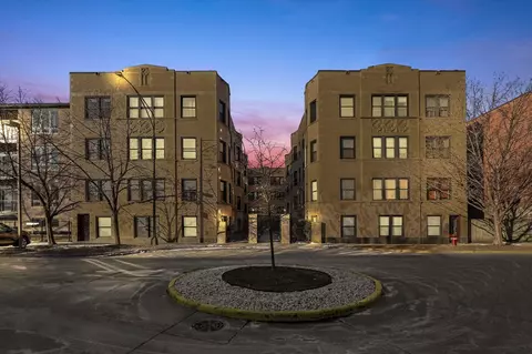 7440 N Hermitage Ave #3G, Chicago, IL 60626