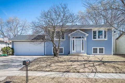 1450 Ashton Ct, Aurora, IL 60504